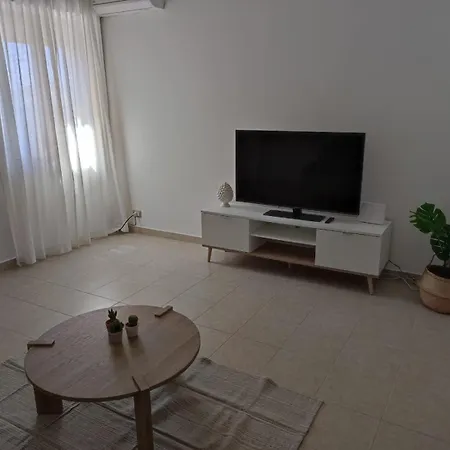 Apartment E&s *